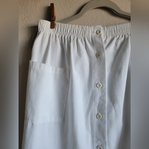 White appron pocket skirt, Vintage Picket and Post 14 - Picture 2 of 6